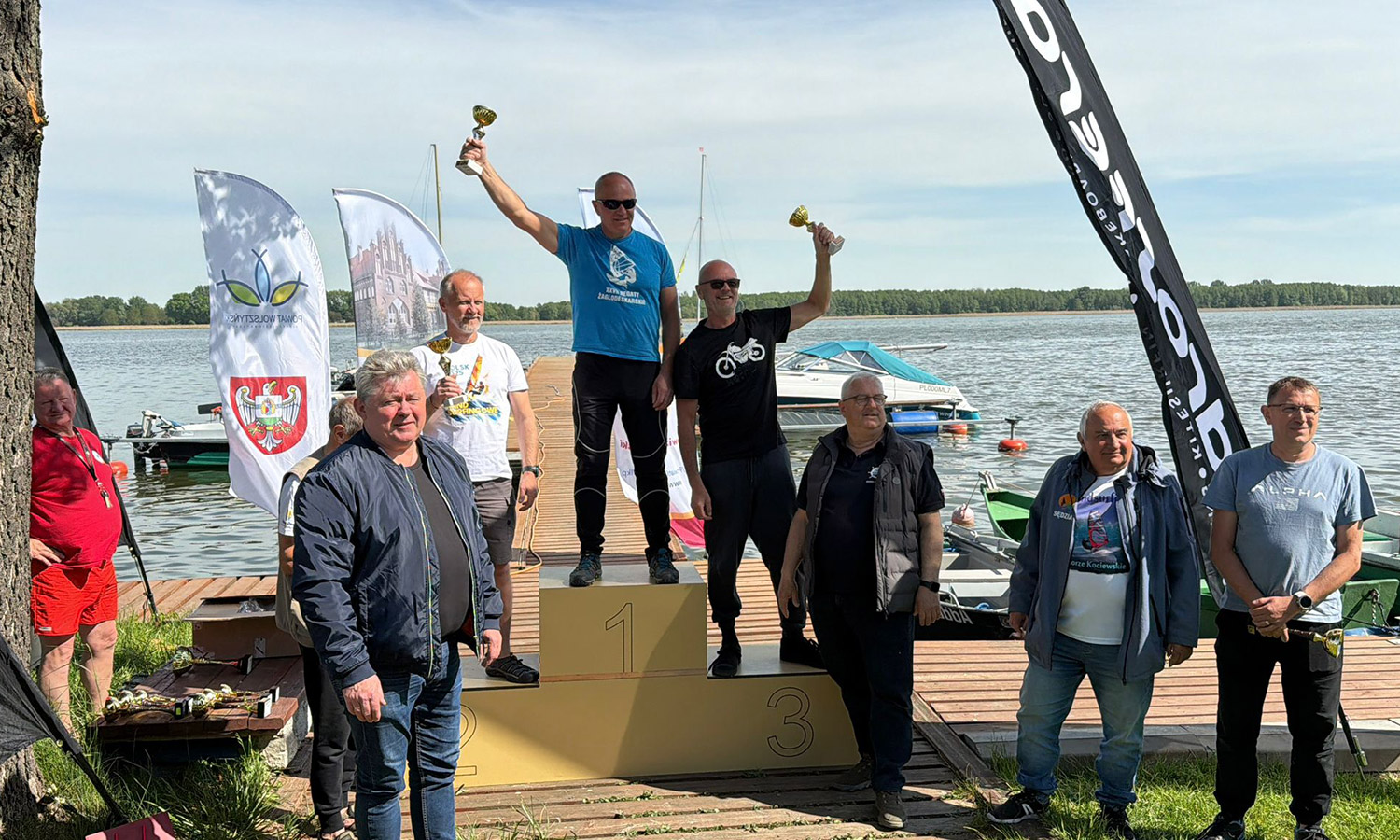 podiun..